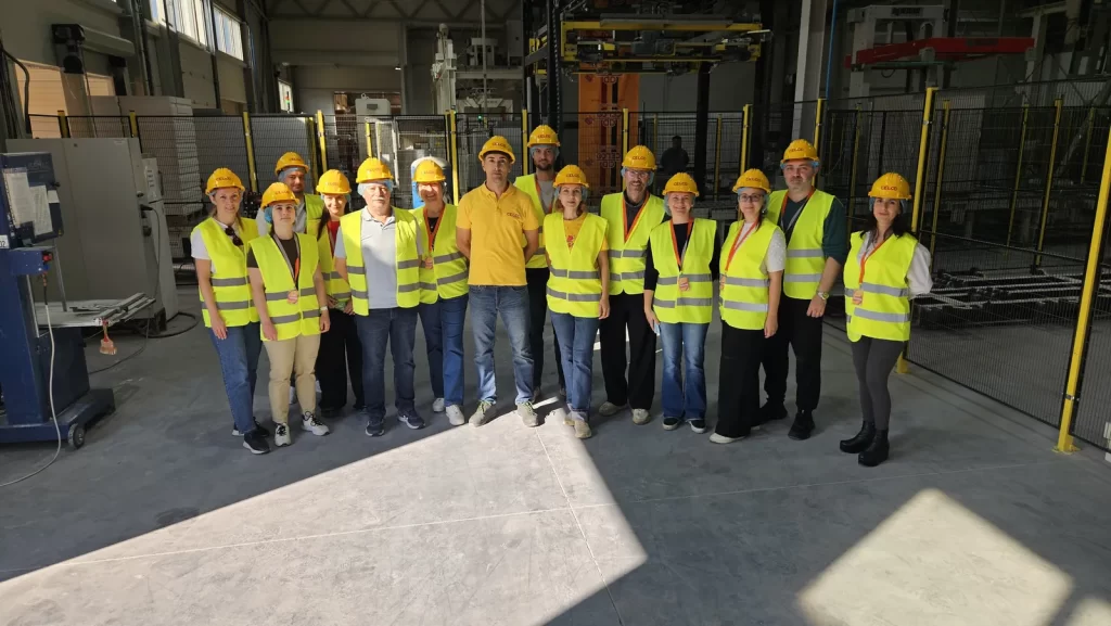 Arhitecți și echipa CELCO în noua fabrică automatizată